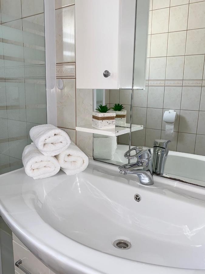 Charlene Apartment Karlobag Ngoại thất bức ảnh