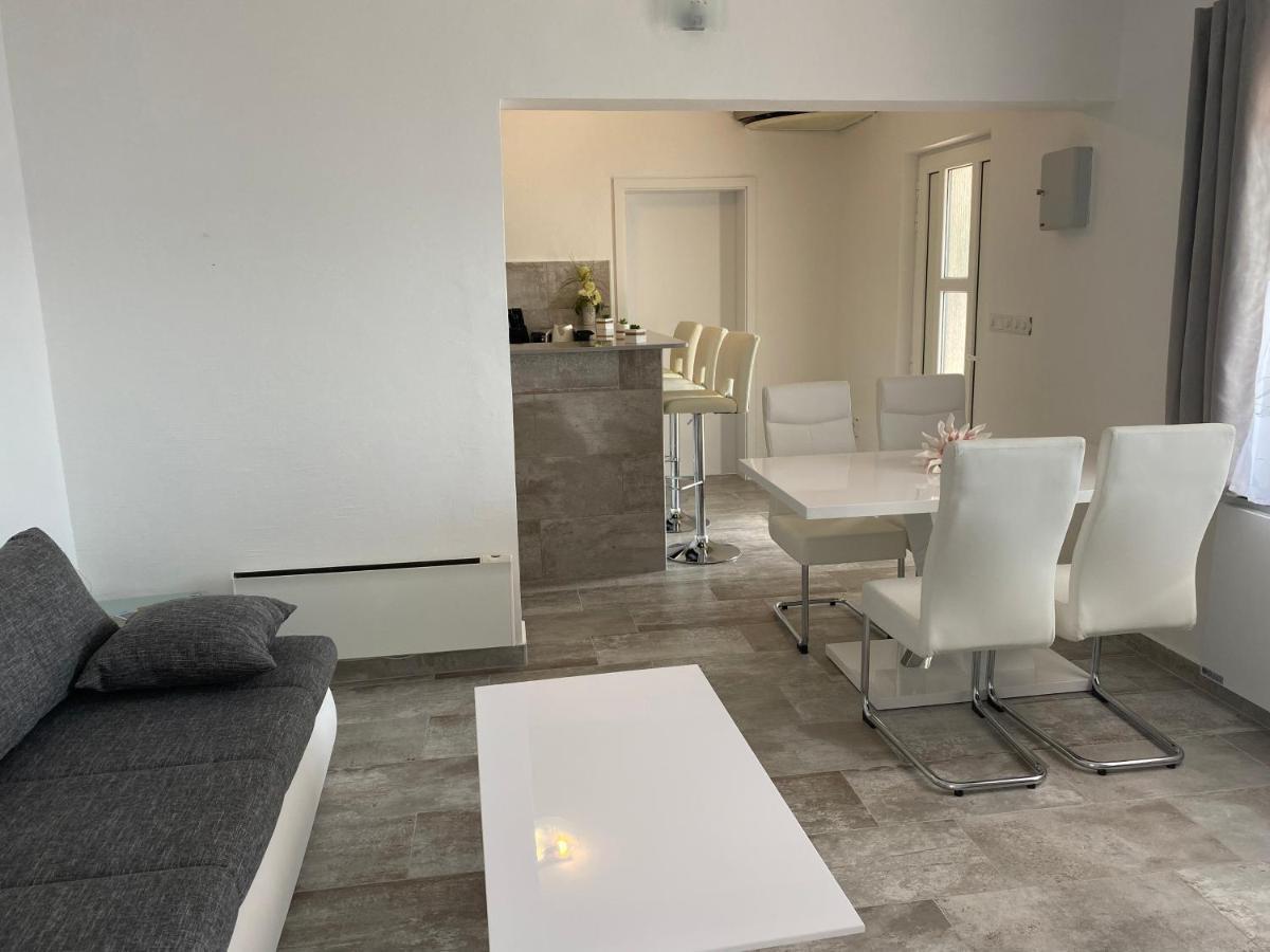 Charlene Apartment Karlobag Ngoại thất bức ảnh