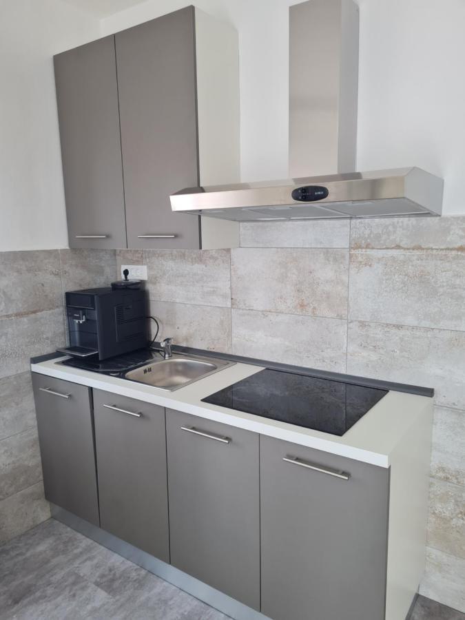 Charlene Apartment Karlobag Ngoại thất bức ảnh